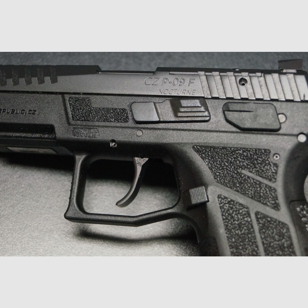 CZ P-09 Nocturne, Bild 4 von 6