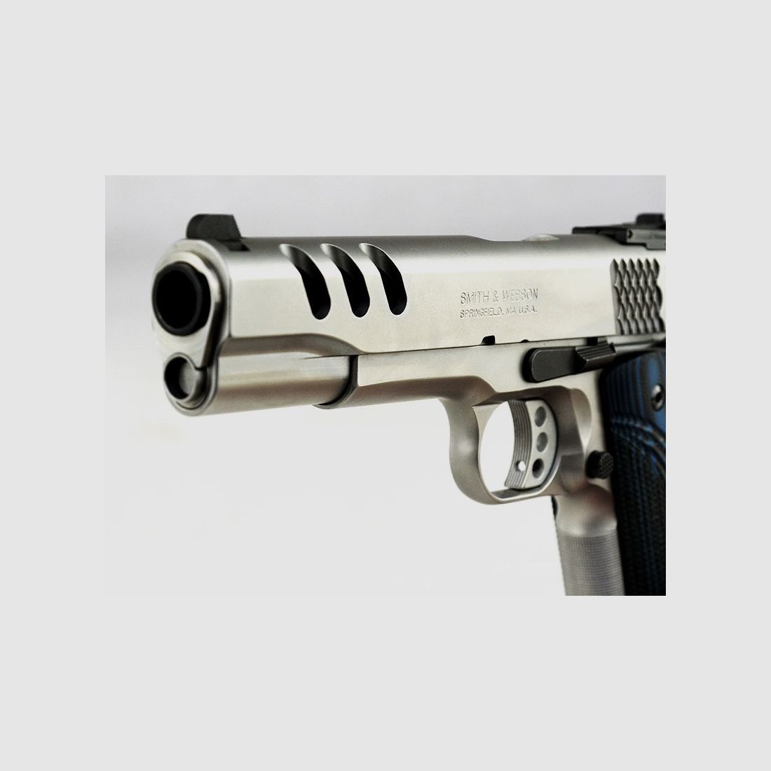 Smith & Wesson SW1911 Performance Center, blau