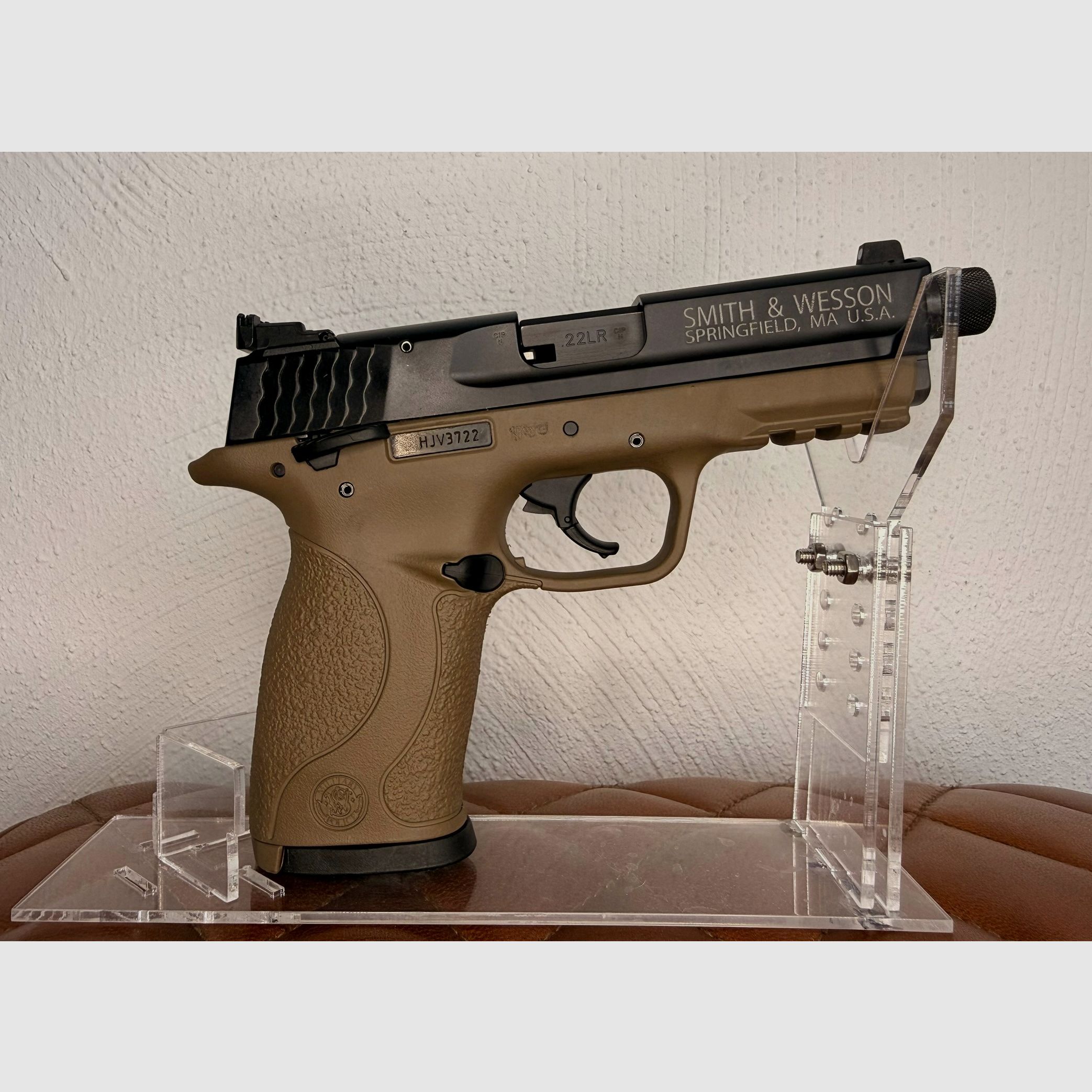 S&W Pistol M&P22 Compact, Suppressor Ready, 3.56" (FDE stock)