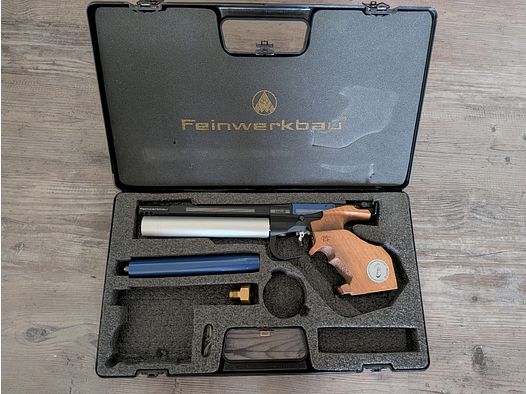 Feinwerkbau P34 z chwytakiem Morini