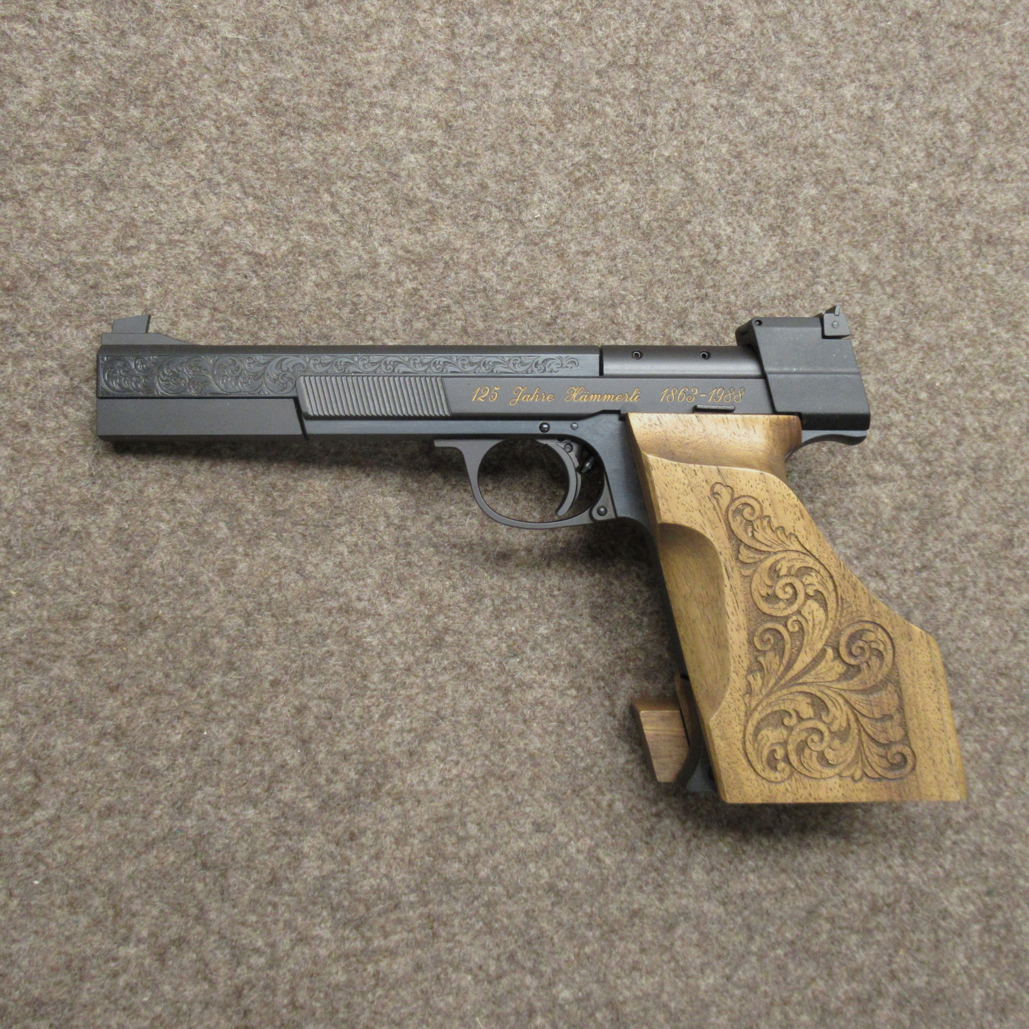 AB-66 pistolet commémoratif HÄMMERLI Mod. 208 cal. .22lr, image 2 sur 4