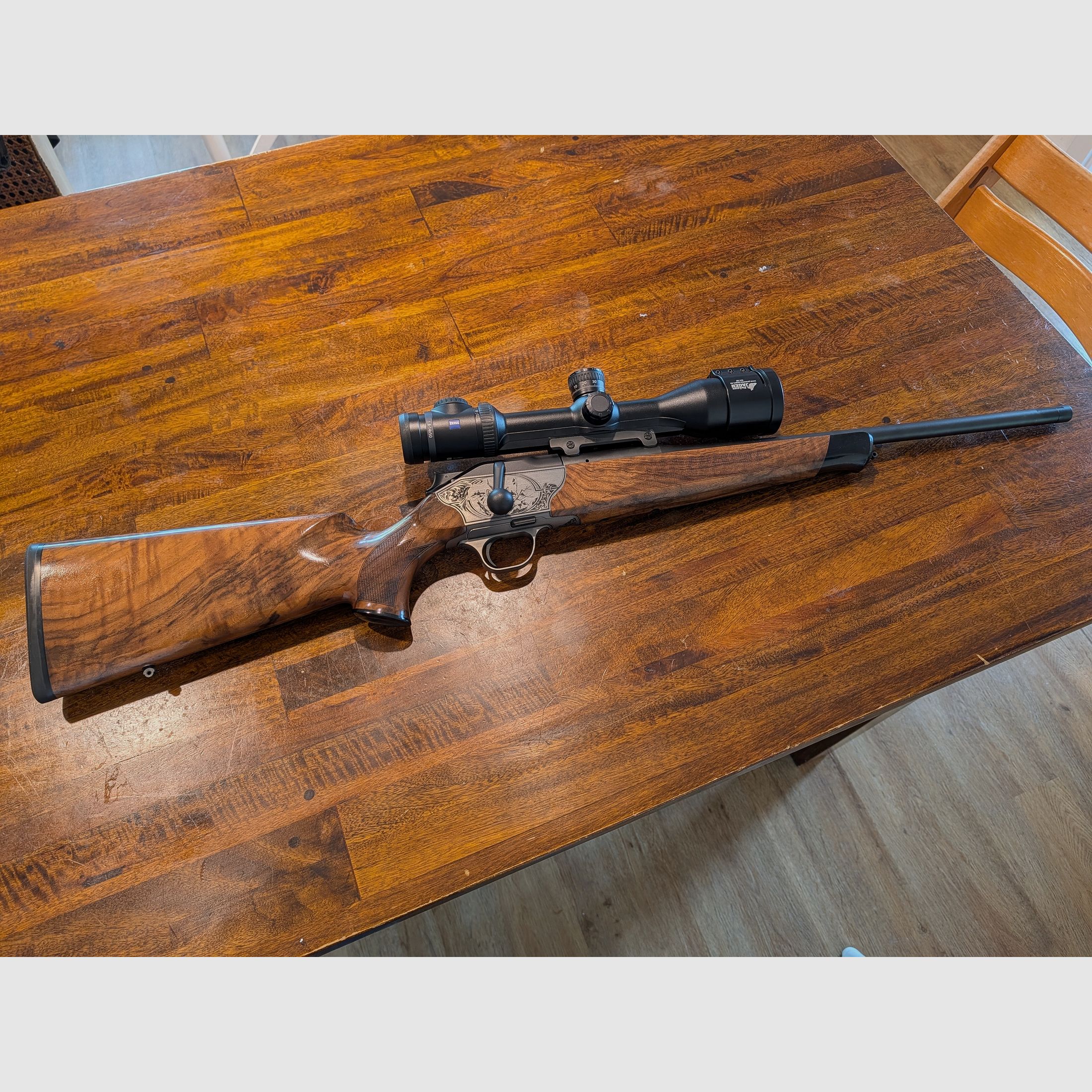 Blaser R8 8x57IS con cañón de 52cm