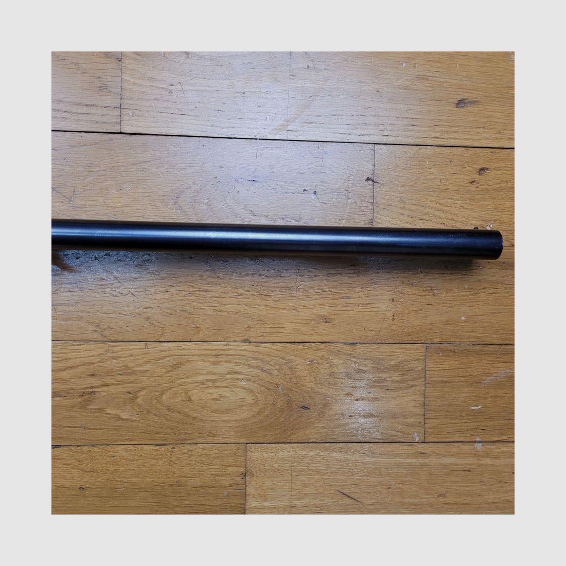 Schönes Seitengewehr – Kaliber 16/65 – sehr schöne handwerkliche Herstellung aus Saint-Étienne – Überlebender des Zweiten Weltkriegs – elegante Waffe im englischen Stil – schöne Hölzer und Riffelungen – Brünierung in sehr gutem Zustand – leichtes Gewehr und dennoch aus schönem Stahl – Sehr schönes Gewehr in TBE+, Bild 28 von 33