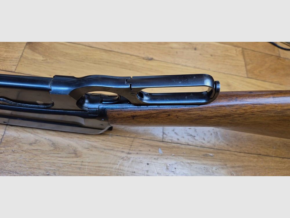 Sehr seltene „echte“ Winchester Repetierbüchse Modell 1895 Made in USA – Kal. 30.06 Springfield – Original Winchester Fertigung New Haven von 1911! – Import aus dem Deutschen Kaiserreich vor 1914 – Wunderschöner Nussbaumholz der Klasse IV – Original Bronzierung zu 98% nahezu perfekt – Sehr schöne Markierungen von „echter“ Winchester (nicht Japan nach 1985) – Prächtiger Lauf und perfekte Mechanik – Waffe im Originalzustand in außergewöhnlichem Zustand – Kategorie D §e)! – Sehr selten und in TBE++, Bild 13 von 38
