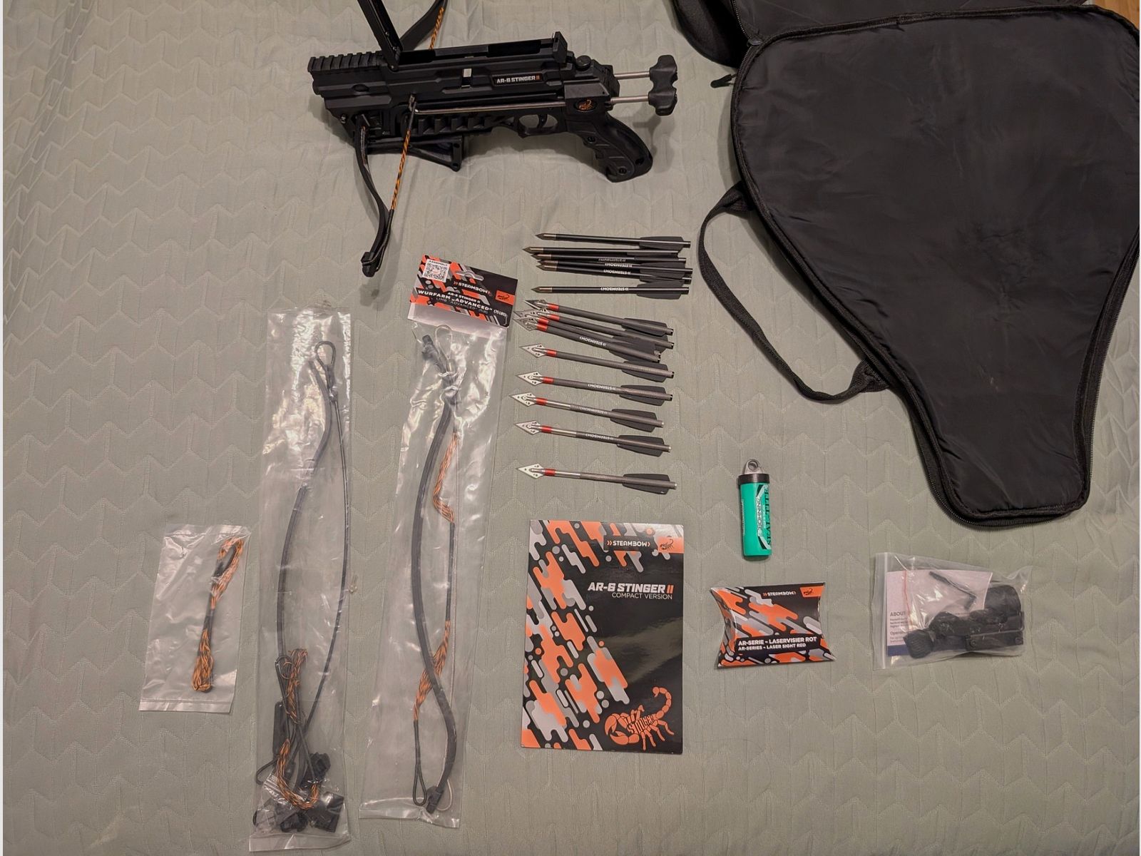 Steambow Stinger 2 Compact - Complete set with a lot of accessories (35/55/75 LB), reflex, laser, 15 bolts (carbon), foregrip