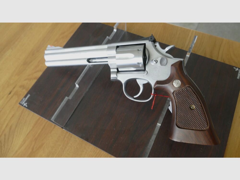 Smith & Wesson	 Modell 686-4