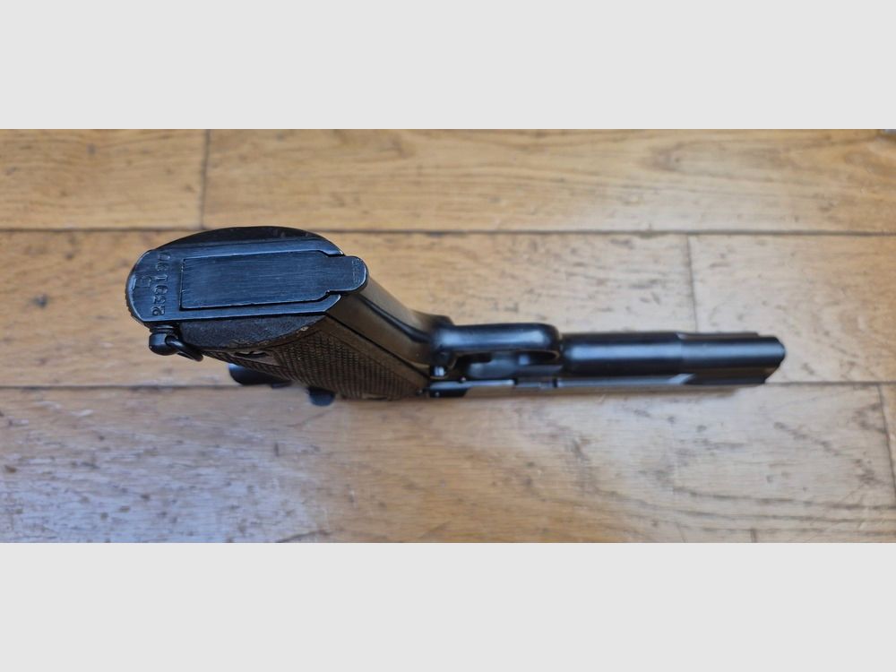 Sehr schöner Pistol Star B – Der gelungenste Klon des 1911 – Kal. 9 x19 – Waffe, die von der Wehrmacht übernommen wurde – Sehr schöne Fertigung aus Eibar von 1943 – Militärwaffe – Mechanischer und ästhetischer Zustand mehr als sehr schön – TBE++/TBE+++, Bild 9 von 24