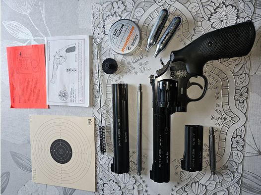 SMITH & WESSON Modell 586 CO2 Revolver Kaliber 4,5mm mit 4" / 6" und 8" Lauf in der OVP