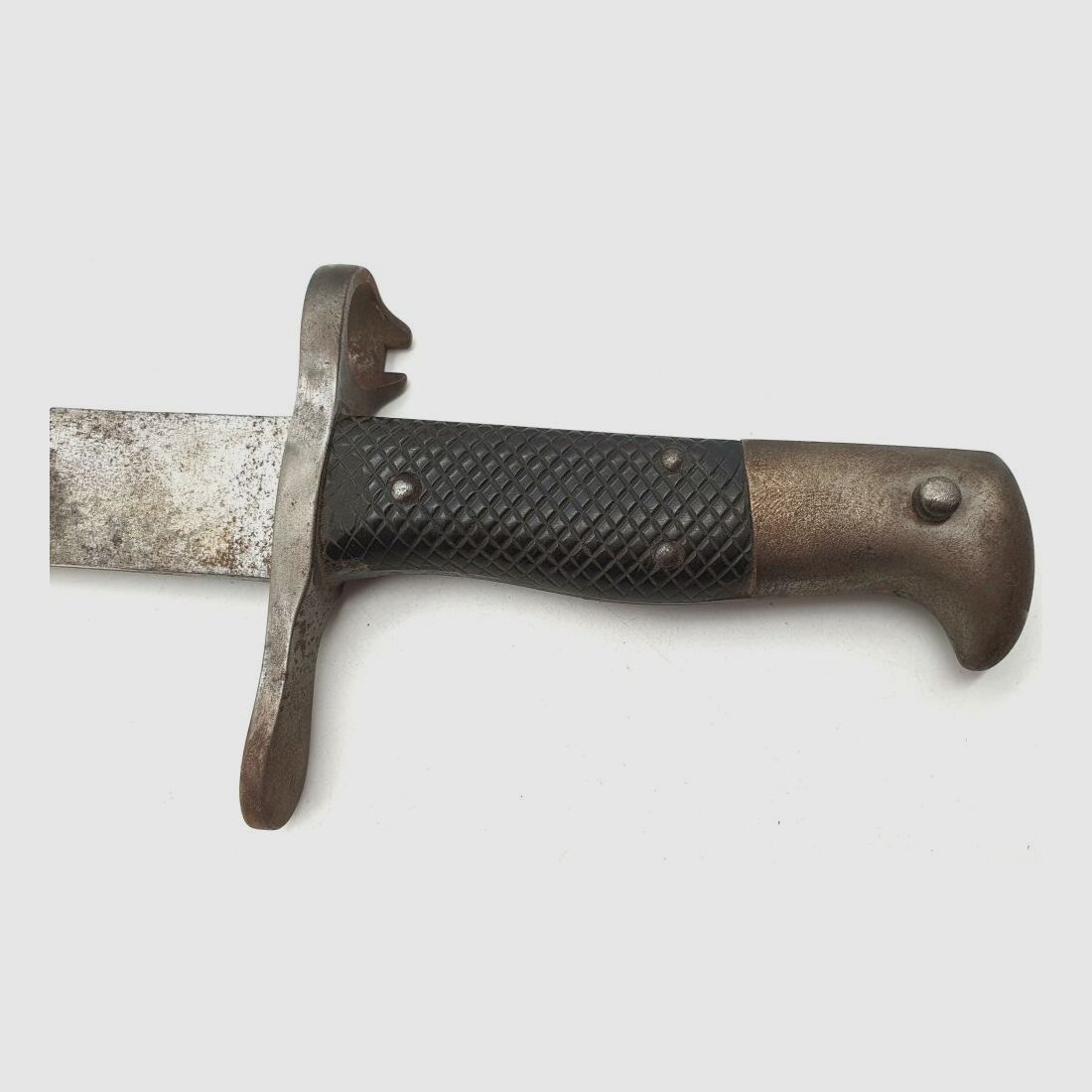Vetterli original Vetterli bayonet with saw teeth and green fur on the scabbard