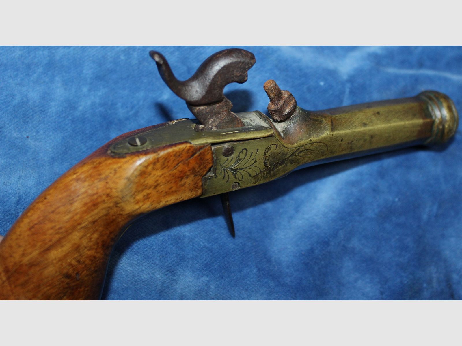 Pistolet belge à chargement par la bouche bronze (sans permis), image 1 sur 10
