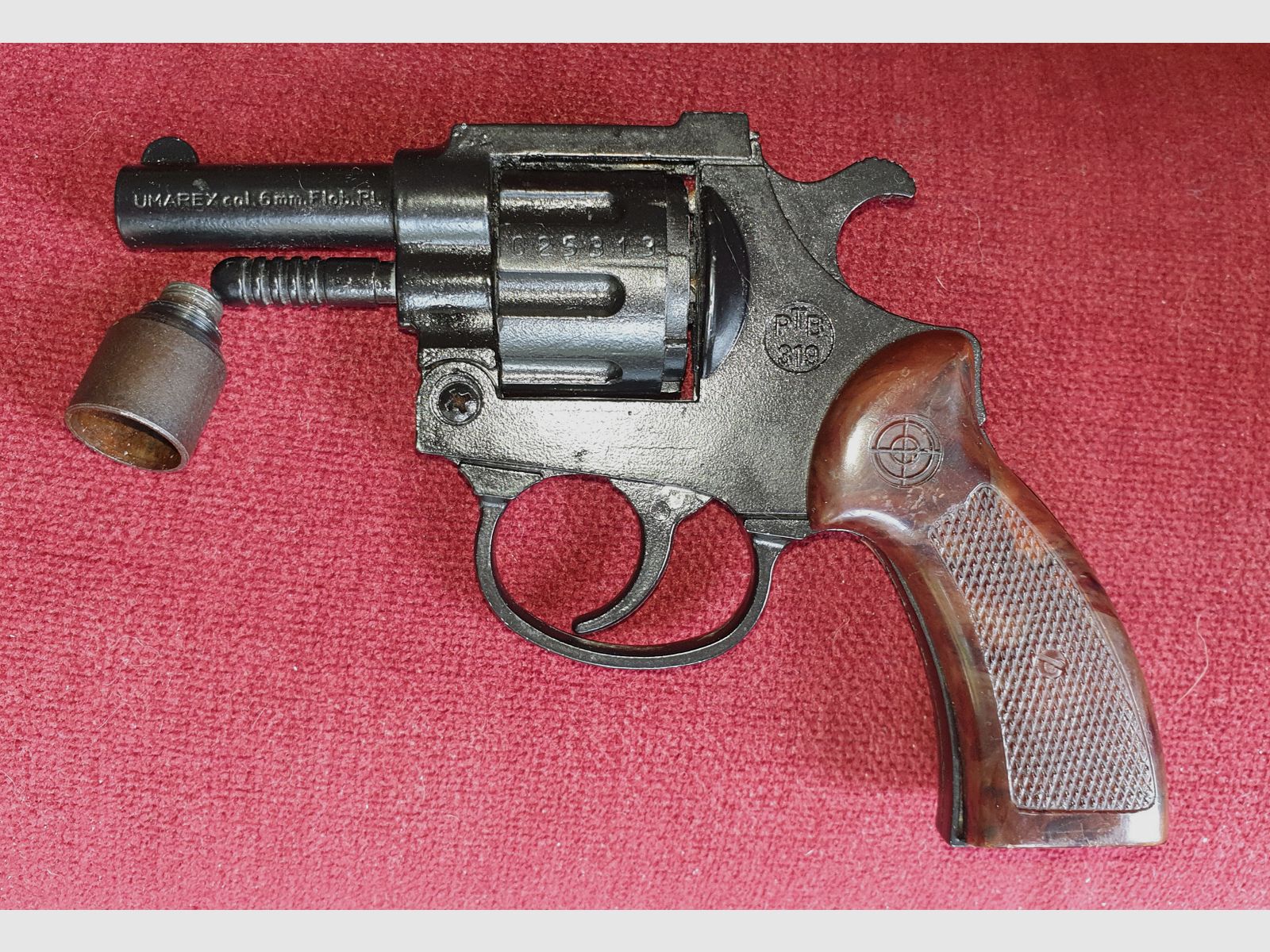 Schreckschussrevolver Im Kaliber 6mm Flobert