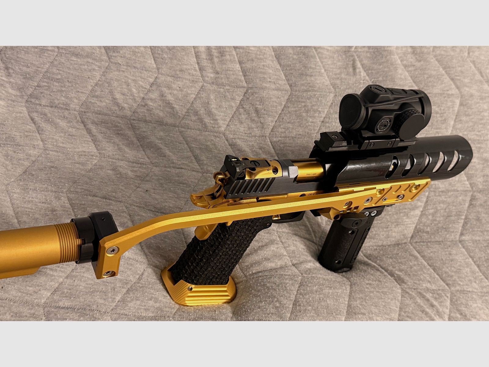 IPSC Standard Optic STI 2011 HPS Guns Range Master 5.4“ with front cut, Picatinny rail weapon is optic ready and Odin2 stock