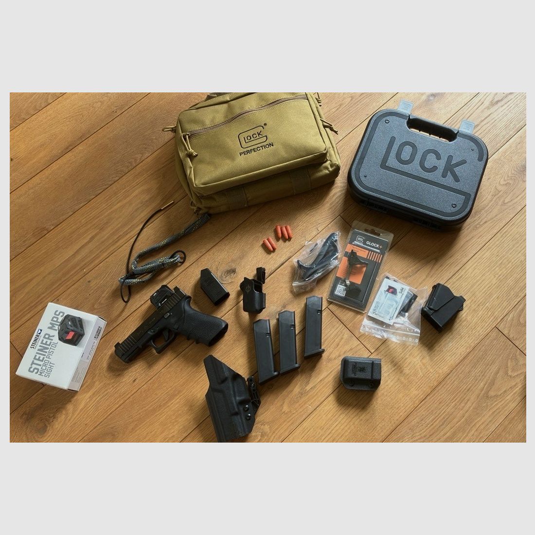 Glock 45 MOS FS mit Performance Trigger + HOGUE Griff + Steiner MPS Optik + viel Zubehör - ca. 8 Monate alt !!!