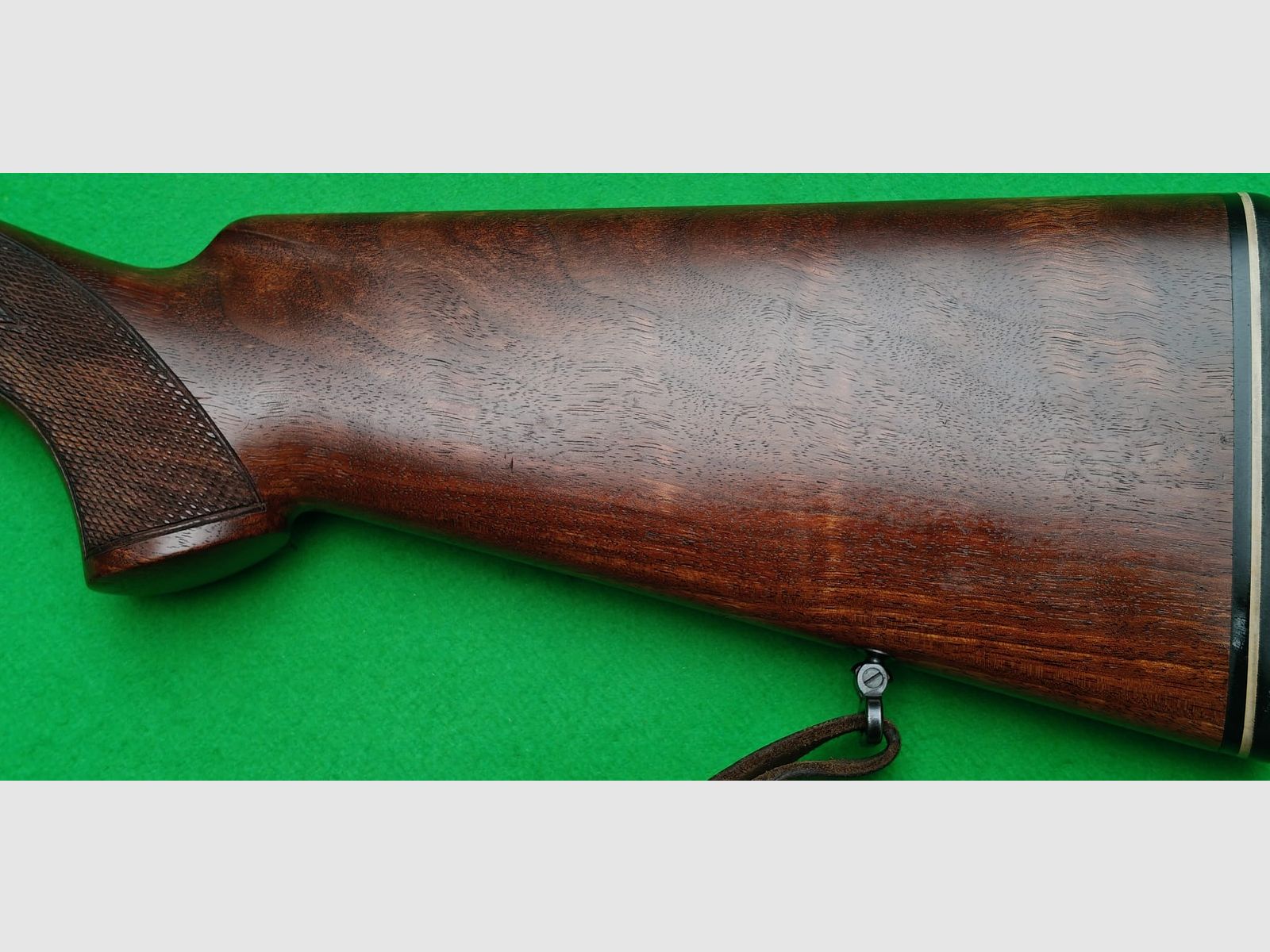 Ithaca 37 Vorderschaftrepetierflinte 12/70