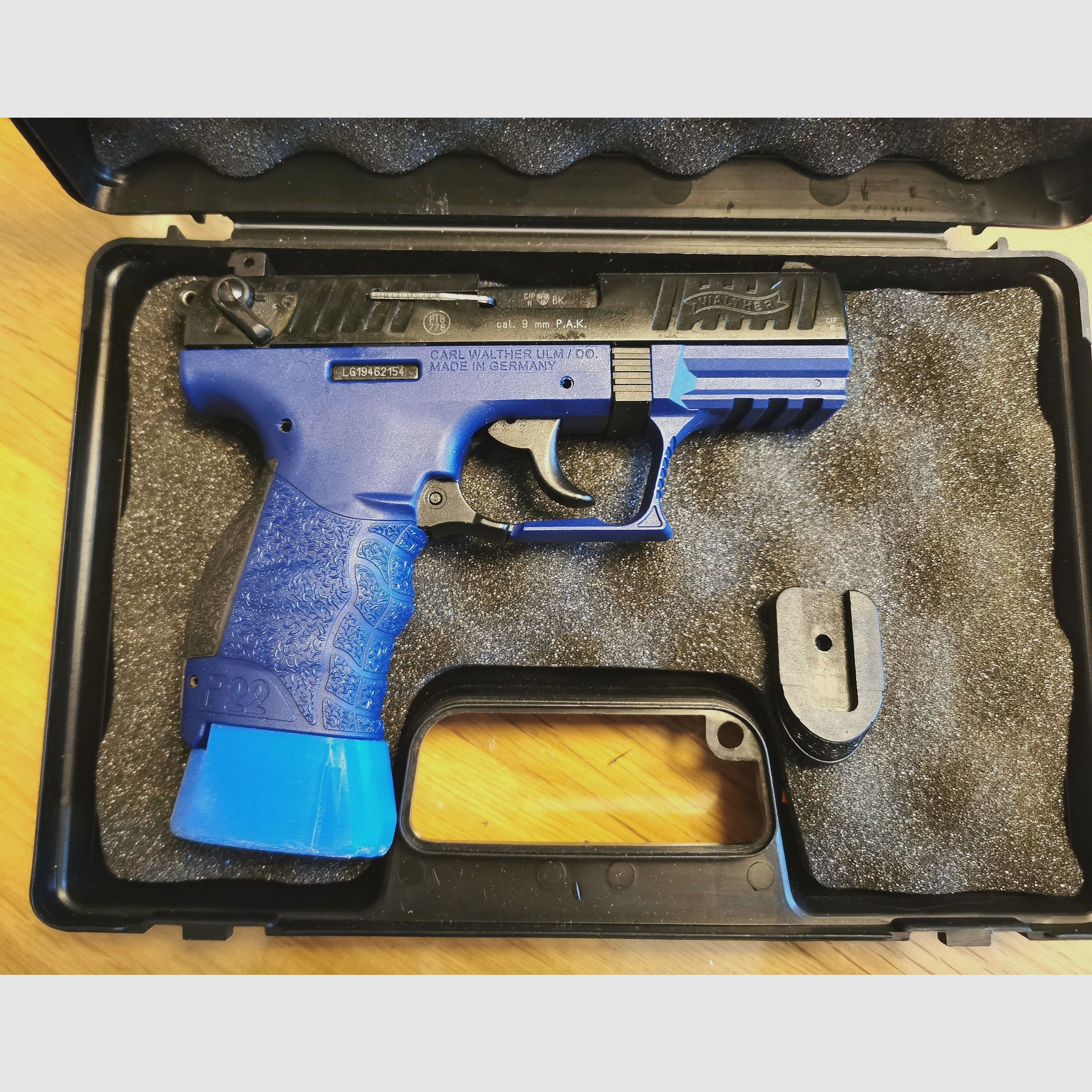 Reserviert! Walther P22 9mm P.A.K. Frei ab 18 Jahre guter Zustand  PTB 778 , Blue Star schon lange Ausverkauft !