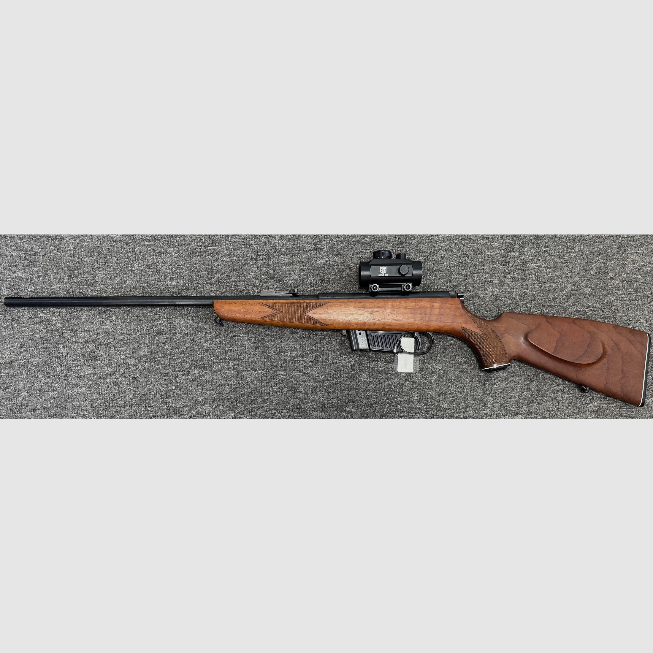 Wischo .22 LR Auto with red dot