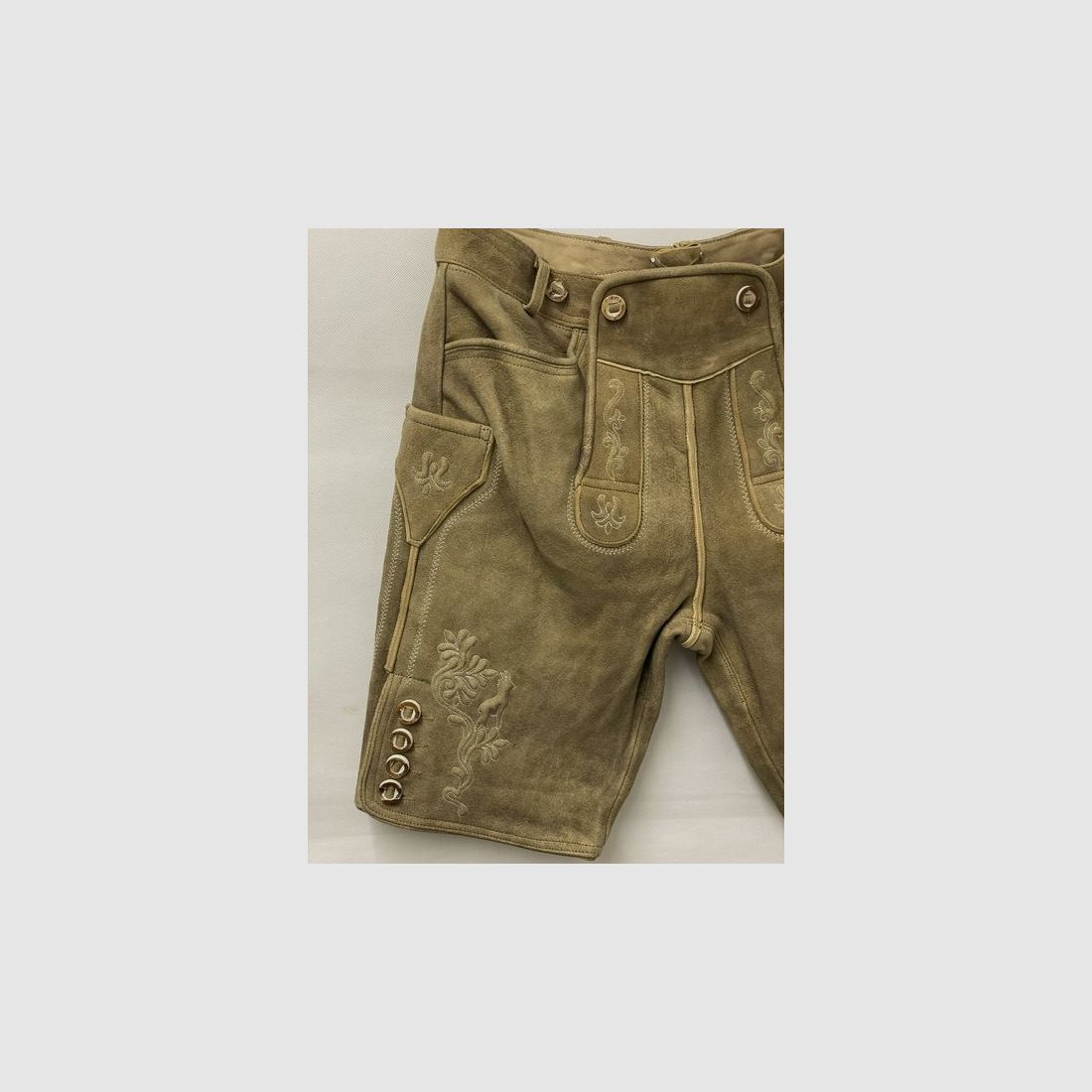 Short men's leather trousers, image 2 of 3