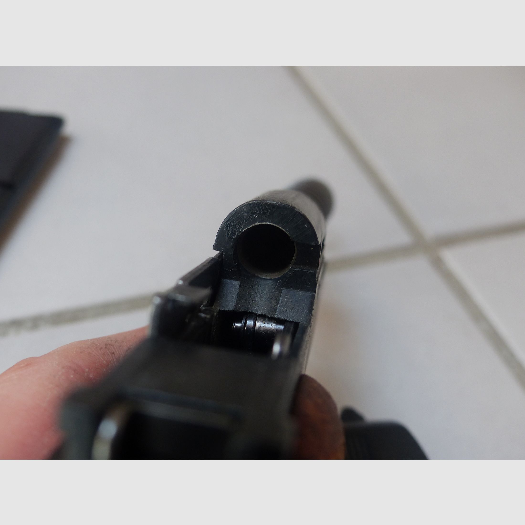 RECK COMMANDER (small 1911) Cal. 8mm k West Germany with magazine, blank firing adapter A, wooden grip panel