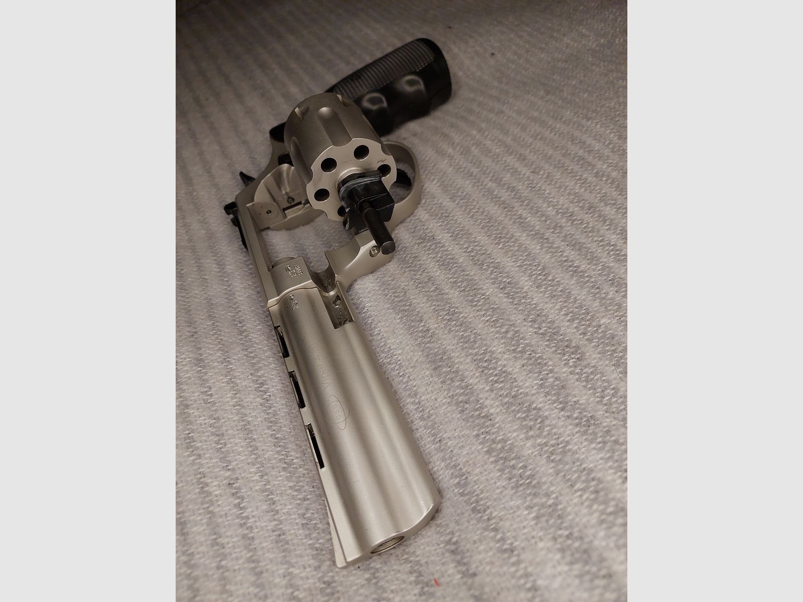 Ekol Viper revolver à blanc de 4,5 pouces nickelé 9 mm R.K. (PTB 1003)