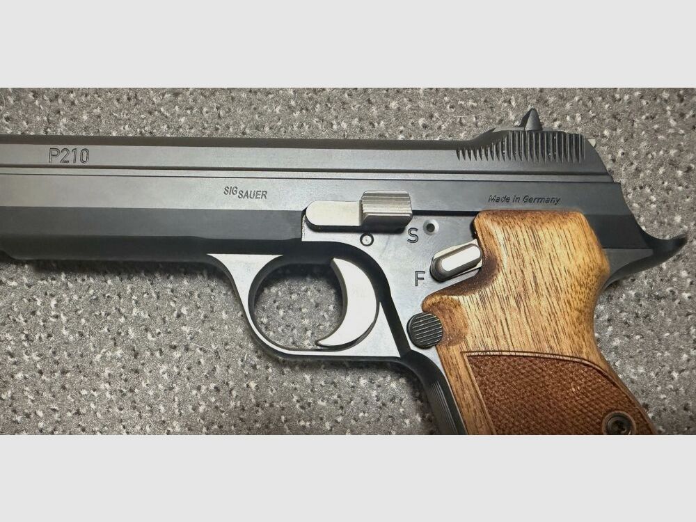SIGSauer P210 Legend