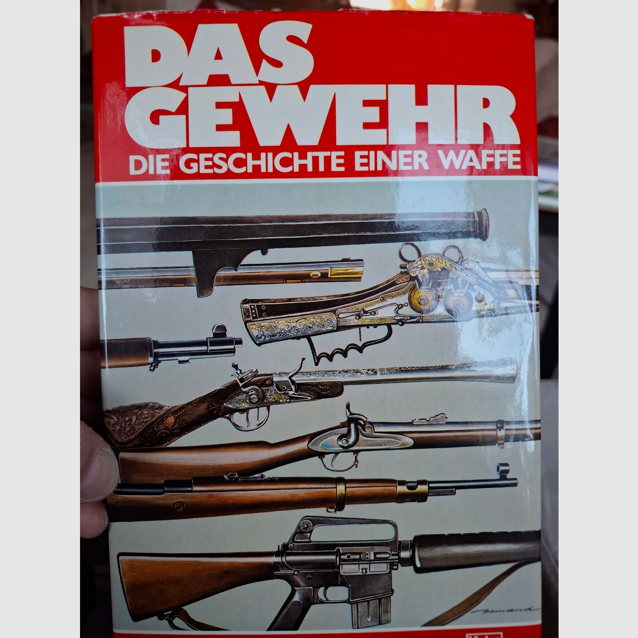 Il fucile. Storia di un'arma..libro rilegato