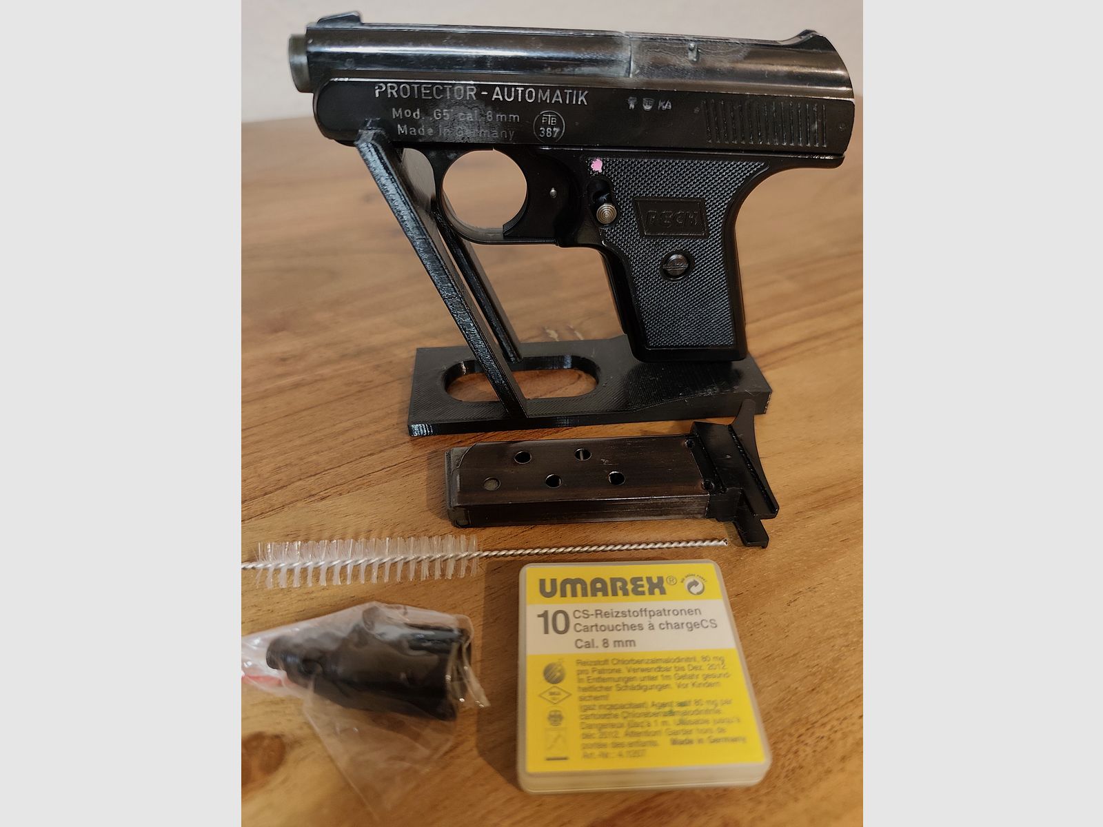 RECK Protector Automatik Mod.G5 PTB 387 Kaliber 8mm +10 Schoten CS Gas van Umarex