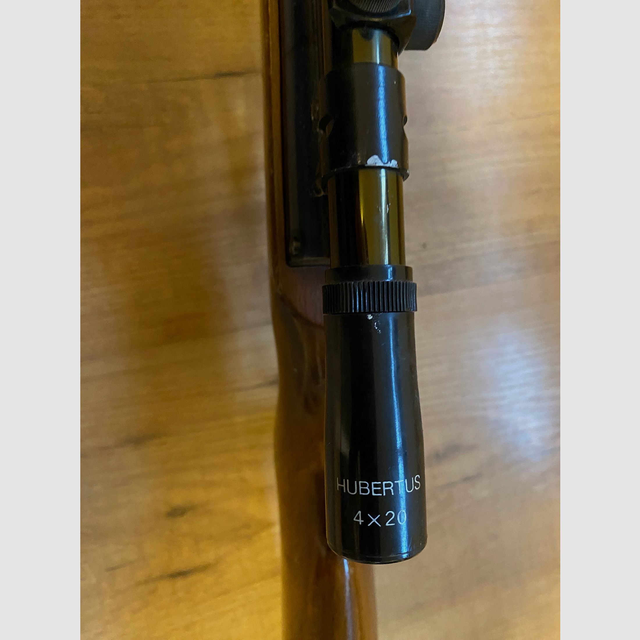 Weihrauch HW 35 mit F und Zielfernrohr der Marke Hubertus 4 x 20