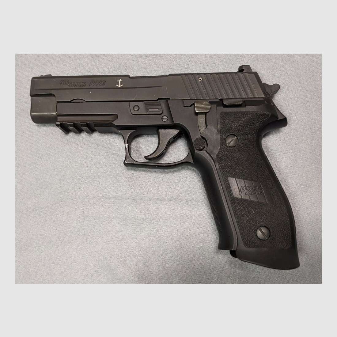 SIG Sauer	 Sig Sauer P226 MK25 Navy 9mm Luger