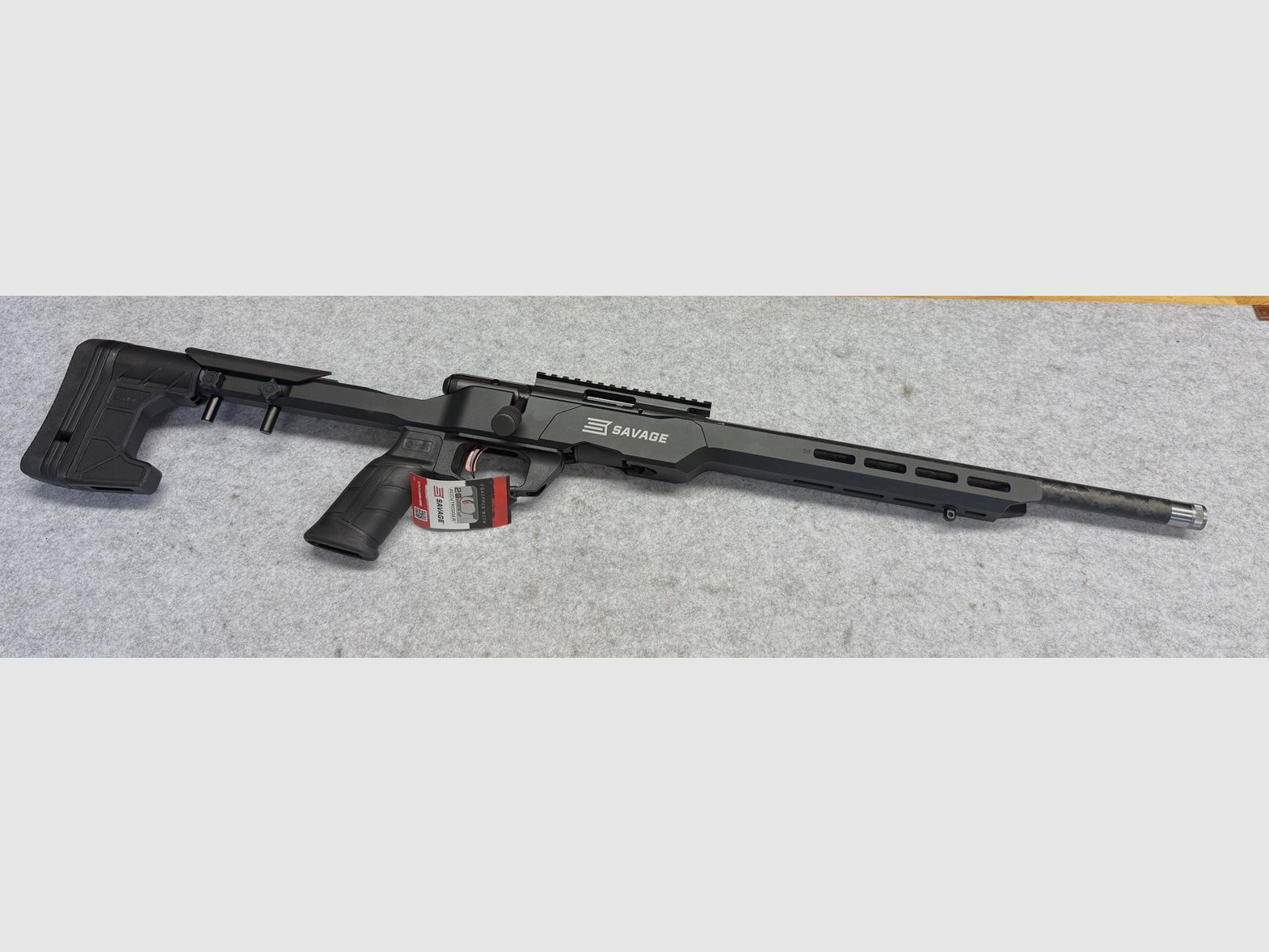 SAVAGE B22 Precision Lite Carbon in kaliber .22lr met 18" loop