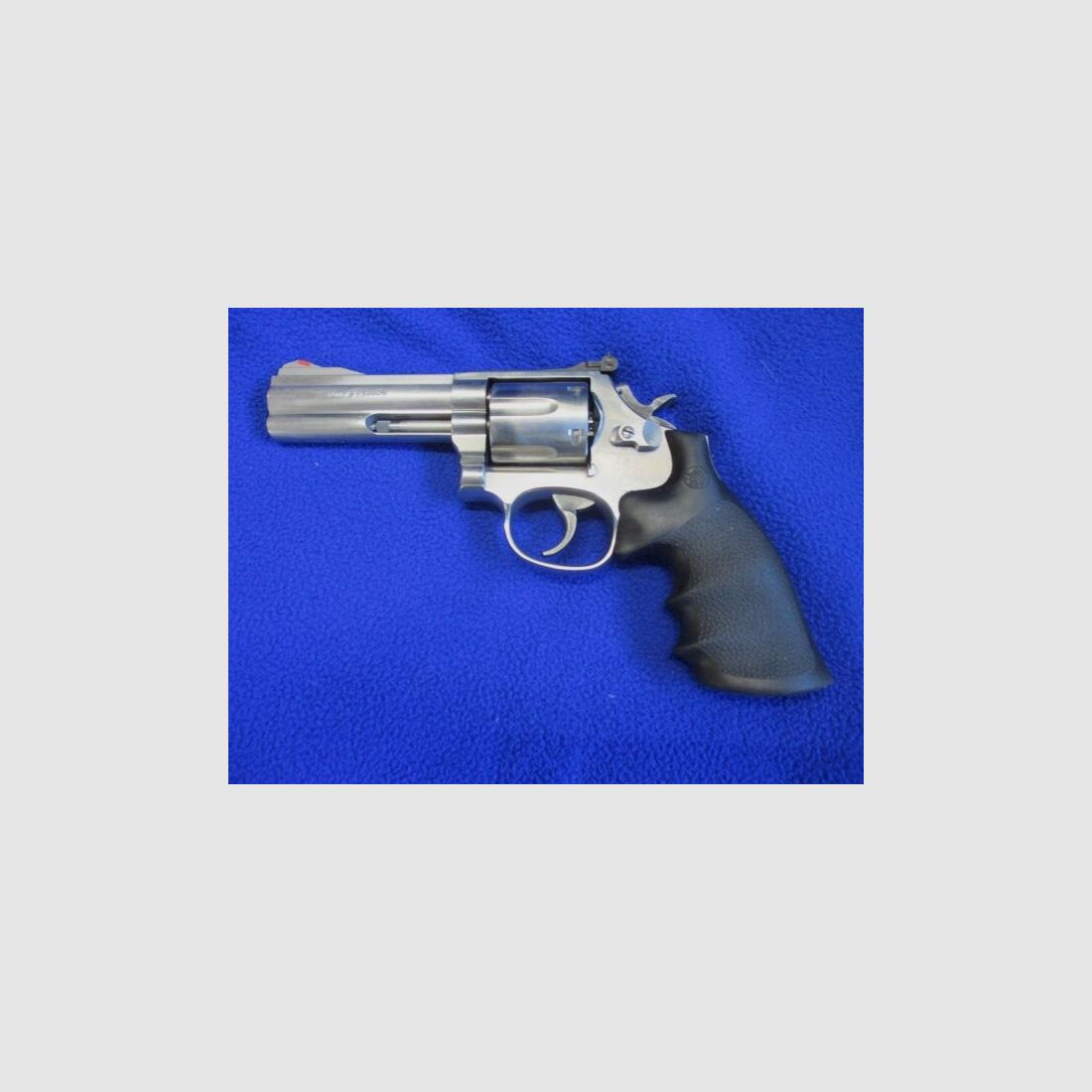 Revolver Smith & Wesson 686 4 Zoll stainless mit Hogue Griff 686