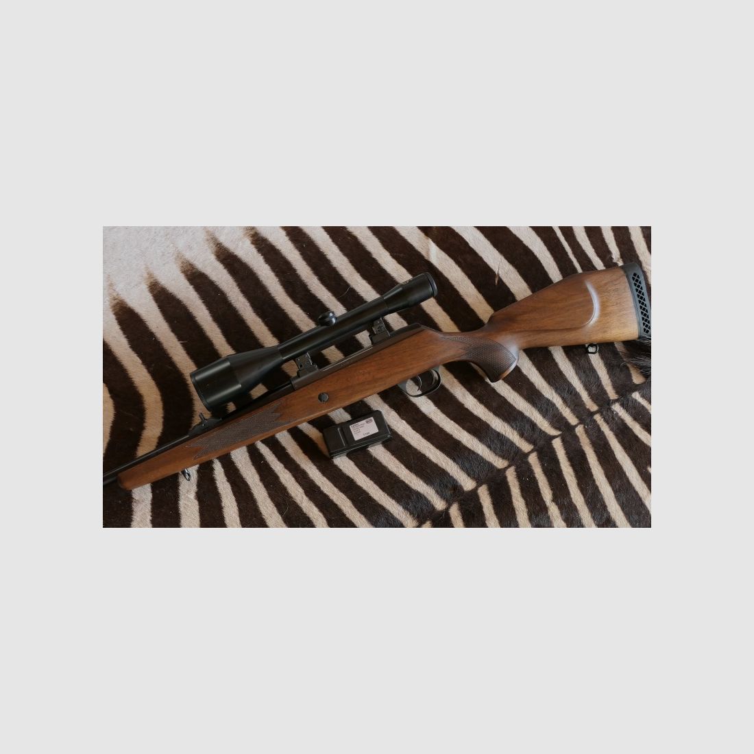 Repetierbüchse Voere Titan II 8x68S Voerenbach mit deutschem Stecher