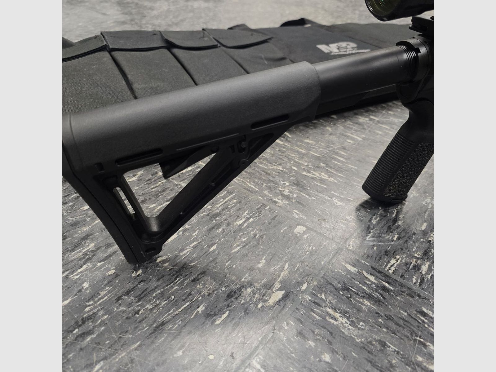 Savage MSR .223 z dwójnogą i lunetą Bushnell Banner 4-16x44