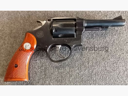 Taurus	 ähnlich S&W Military & Police