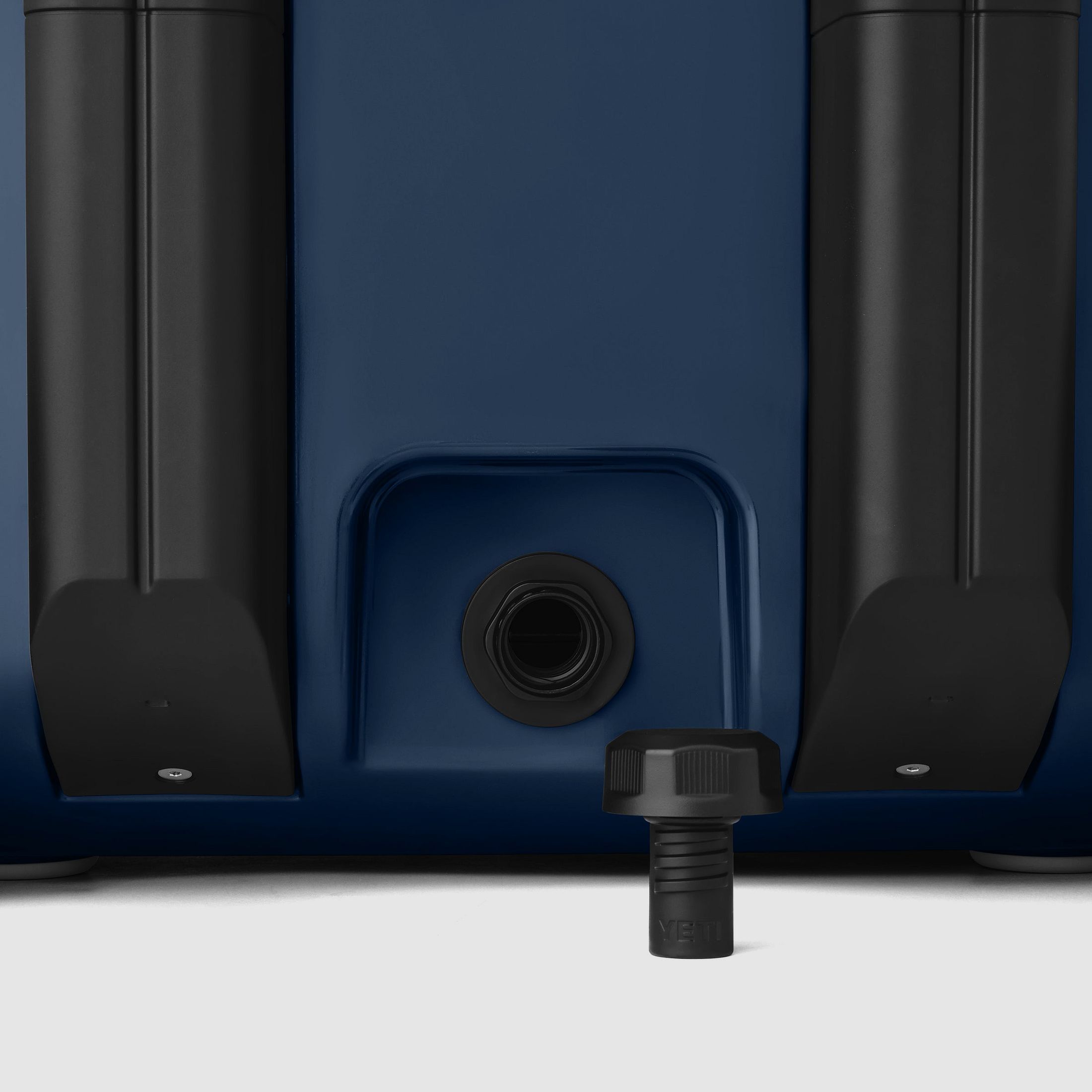 YETI® Kühlbox Roadie 32 - Navy, Bild 8 von 10