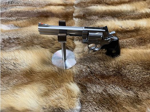 Smith & Wesson 686