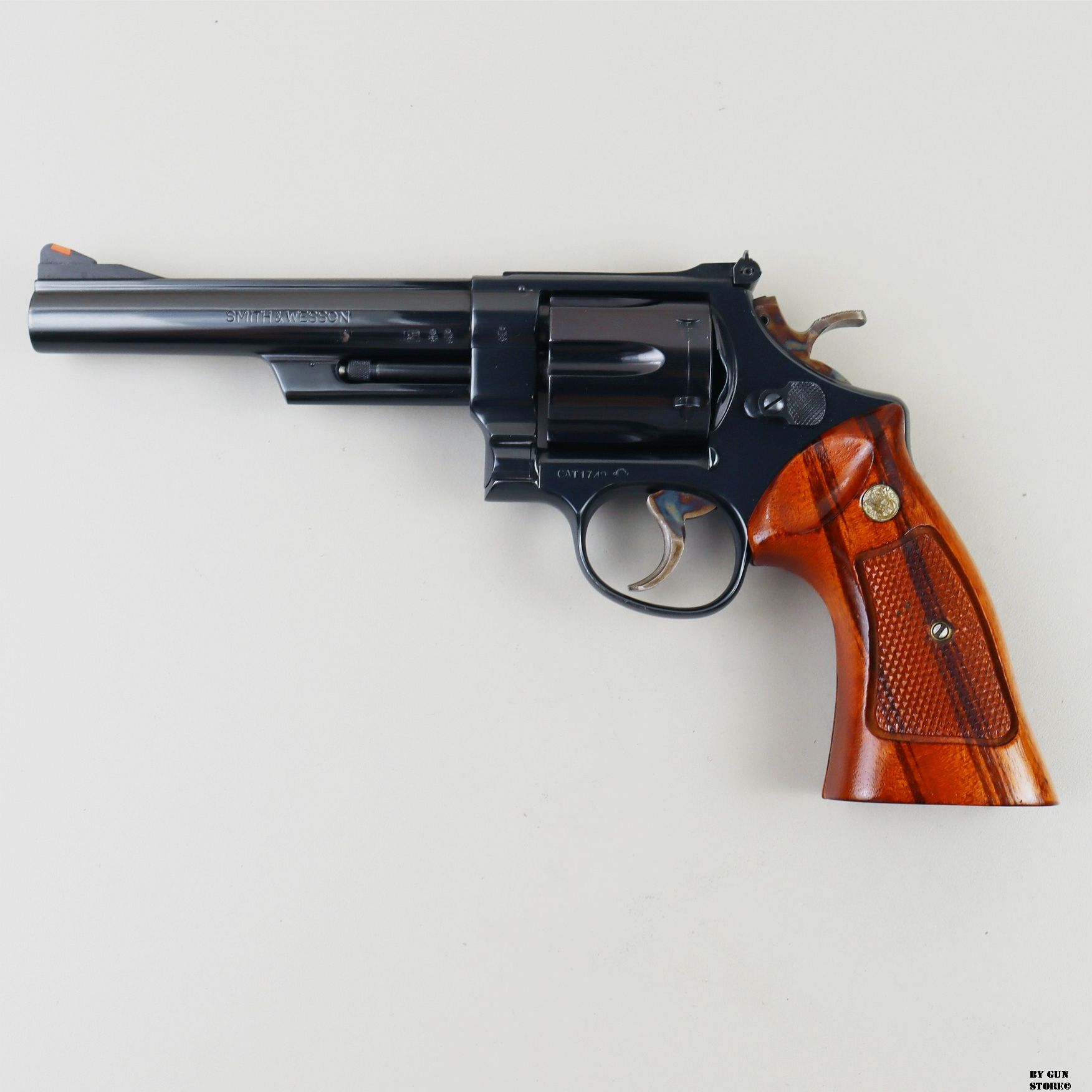 Revolver Smith & Wesson mod. 29-2 cal. 44 mag. serial no. N700462, image 1 of 10