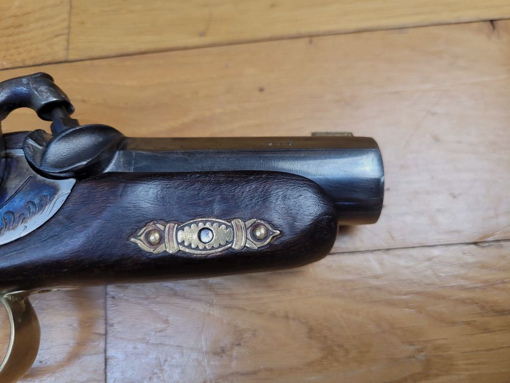 Interessante Deringer percussiepistool – Van Ardessa Custom – Kal. .45 – Schaft behandeld met lijnzaadolie – Ribbels zoals die van de originelen – Nieuwe loop – Zeer mooie groeven en mooie blauwverf – Zakmonster voor grote sensaties op de schietbaan! – Een must-have van de straten van San Francisco rond 1850 en het wapen dat Lincoln doodde! – Nieuw!, afbeelding 6 van 16