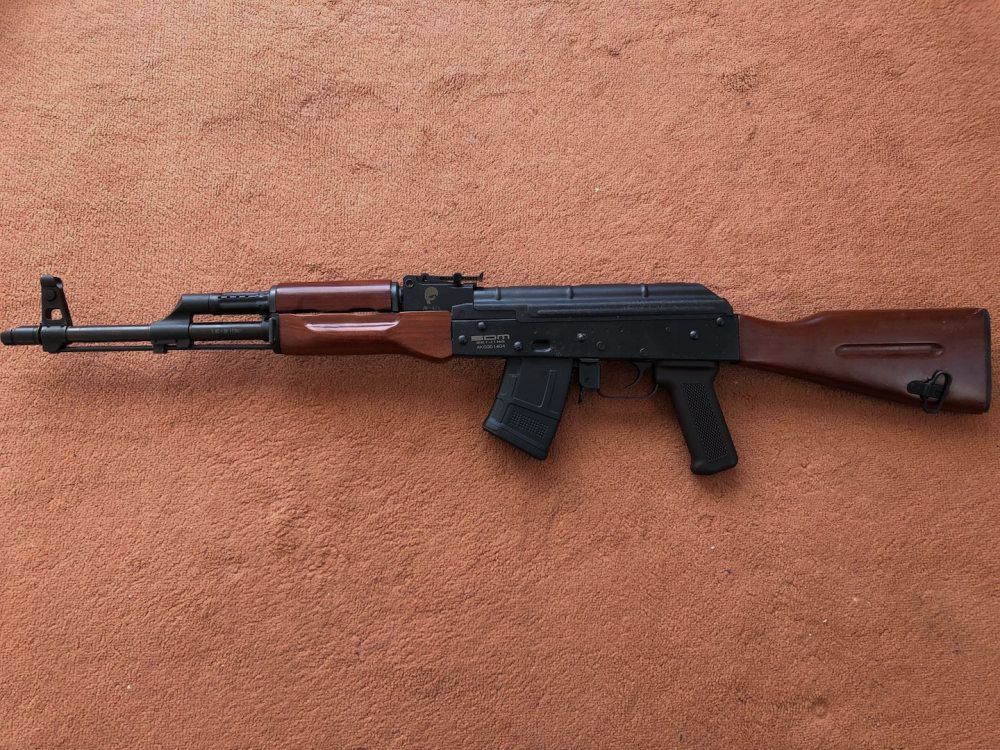 S.D.M	 Selbstladebüchse AK 47