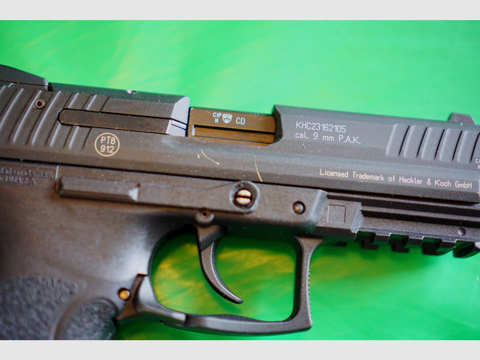Heckler & Koch P30 Schreckschuss-Pistole 9 mm P.A.K. brüniert (PTB 912)