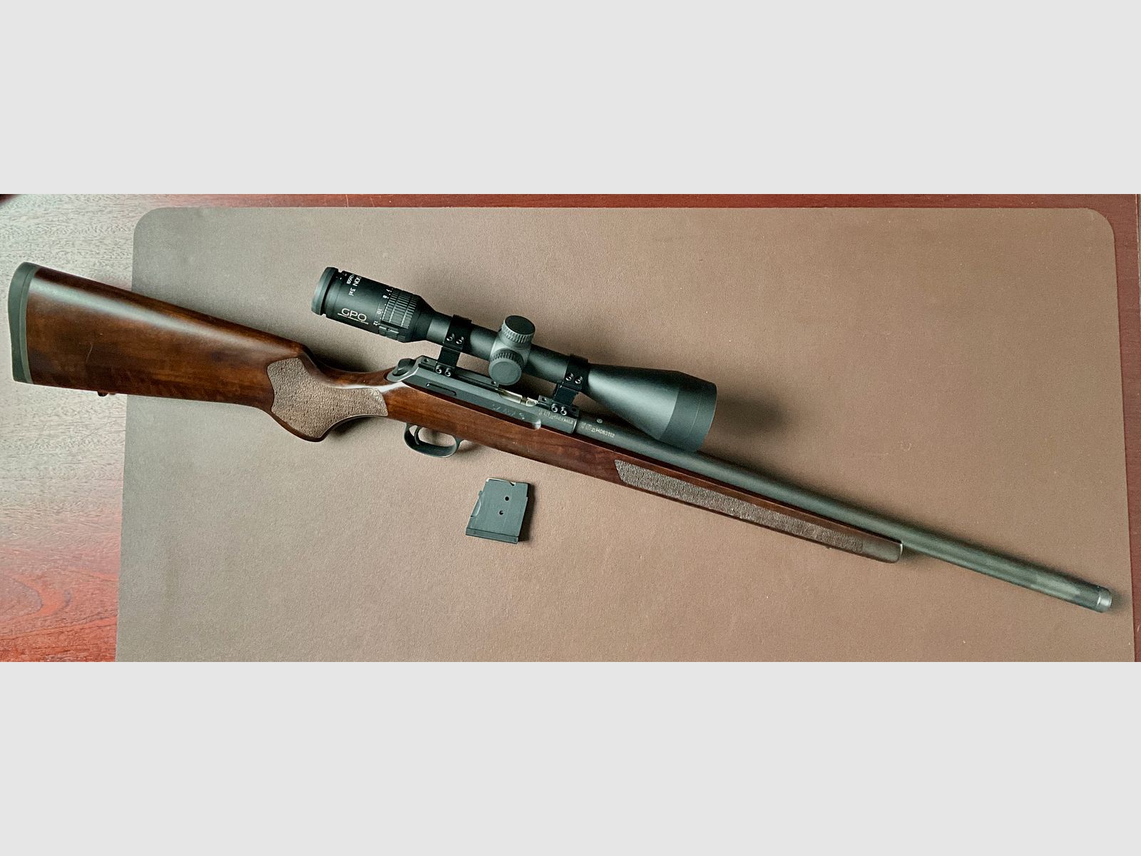 CZ 475 Varmint LH links 17hmr + 22lfb 