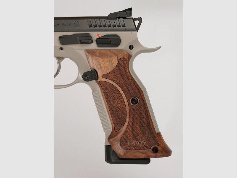 NILL panele uchwytowe do CZ Shadow2 i KMR S-02 RHOMLAS - The Master II