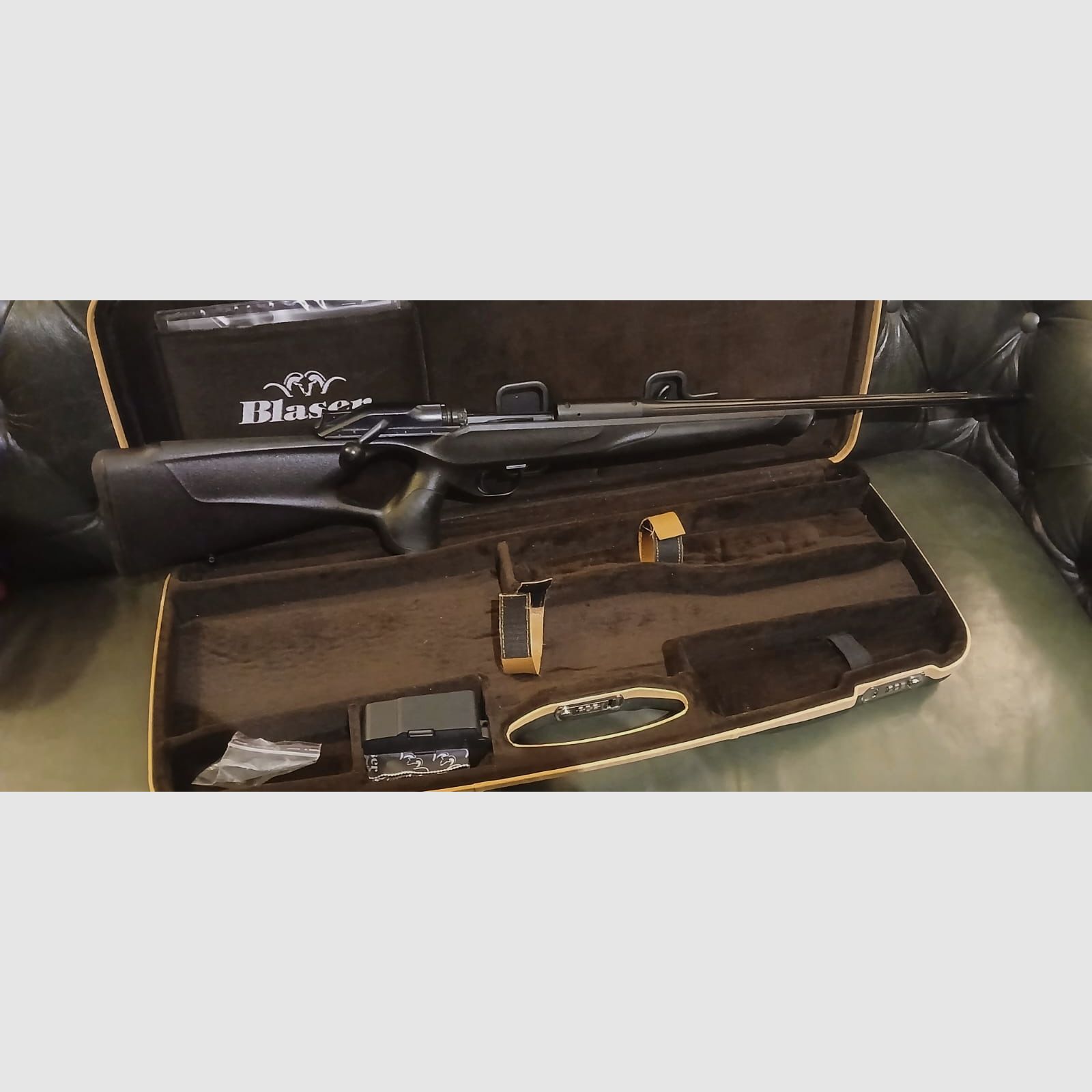 Blaser R8 Professional Success 8x57 Is with Blaser gun case