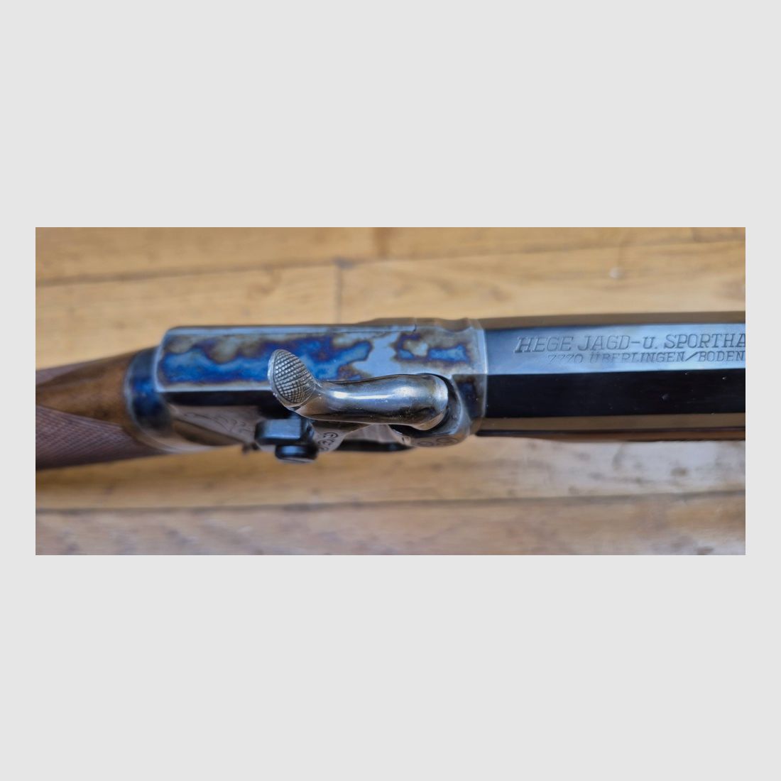 Sehr schöne Reproduktion der Präzisionsbüchse Edwin Wesson – Modell von 1845/49 – Kal. .50 – Italienische Herstellung Moffra di Mainardi für Hege in Deutschland – Schwarzpulverwaffe bekannt für ihre Langstreckenpräzision – Sehr schöne Verarbeitung – Jaspage bei 90% – Holz in TBE – Sehr schöner Lauf – Exzellente Mechanik – Waffe von 1978 – Wunderschön und selten in der Welt des Schwarzpulvers – TBE++, Bild 23 von 39