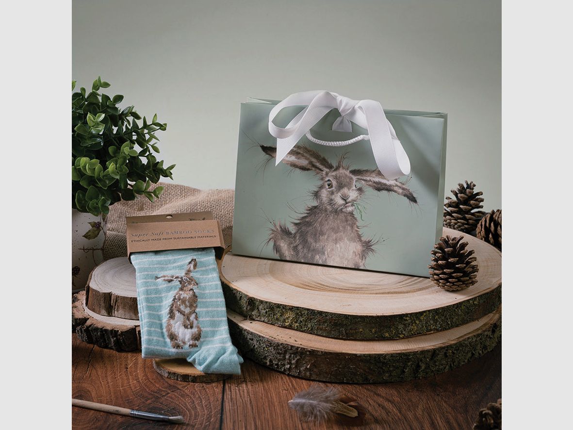 Wrendale Socken "Hare and the Bee" mit Hase