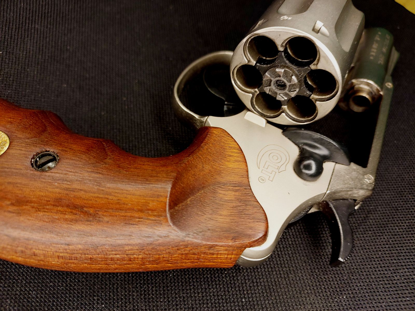 Colt Detective Special (Umarex) .380 (9mm) R.K. (PTB 841) mit Holzgriffen