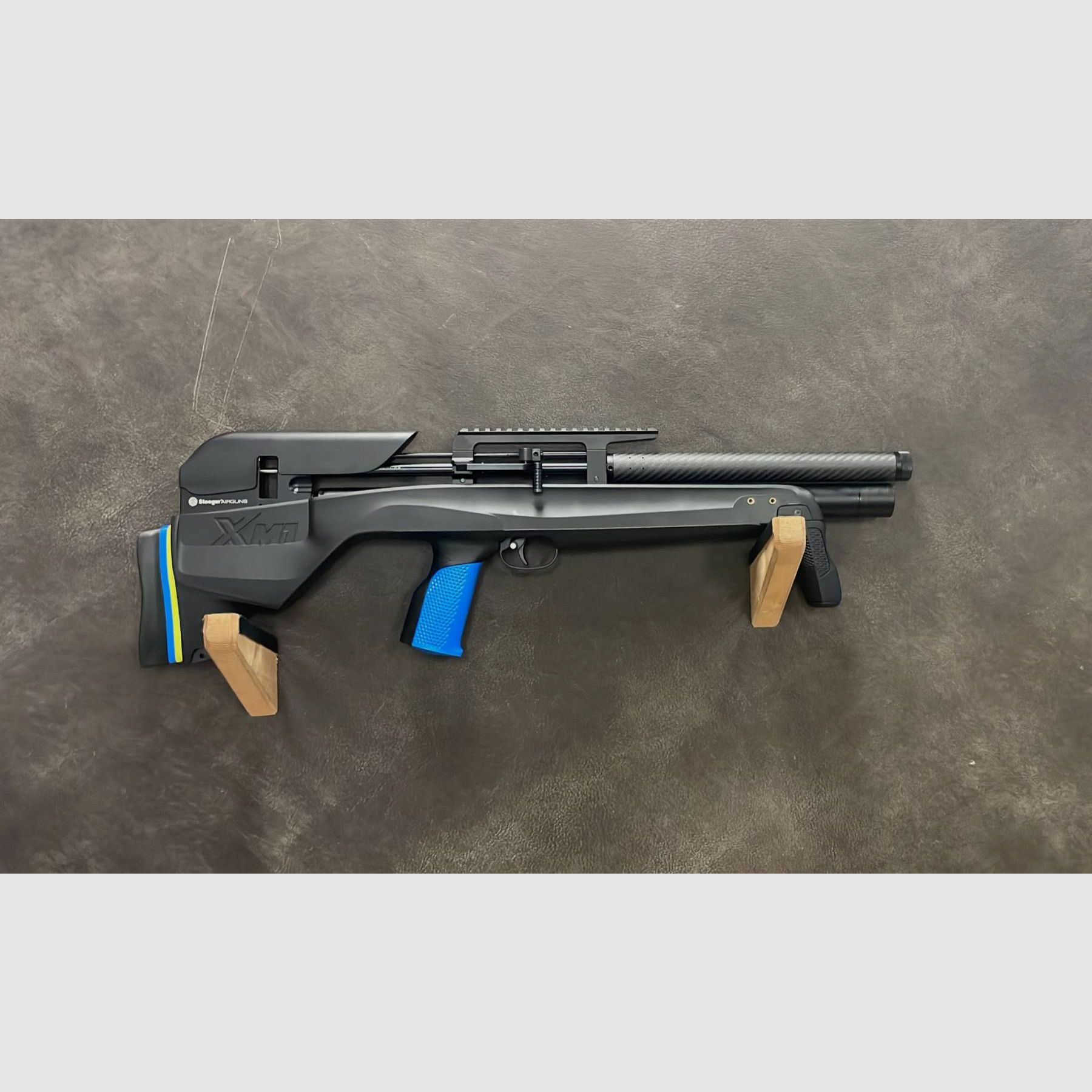 Fucile ad aria compressa Stoeger XM1 Bullpup Carbon 40 J., immagine 1 di 35