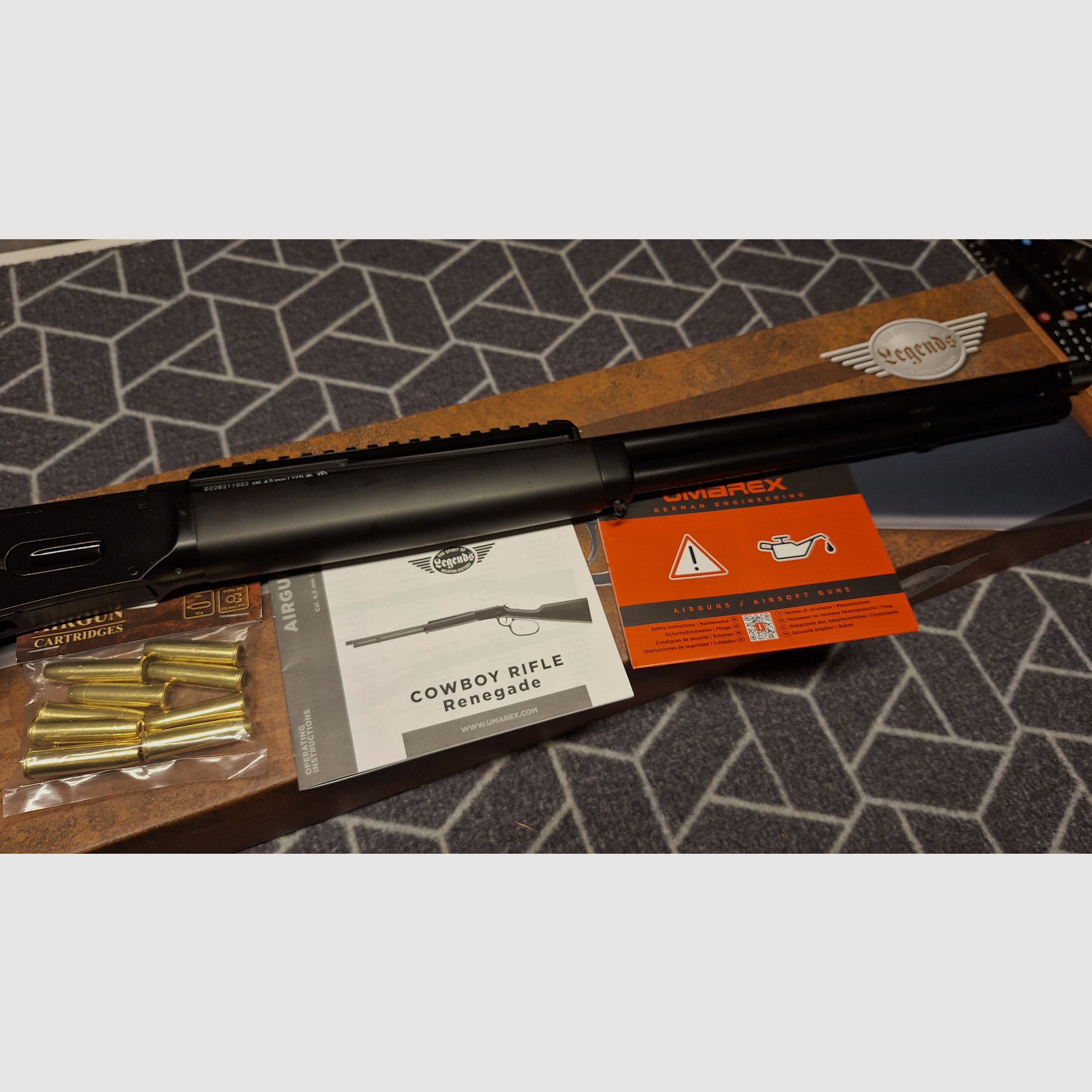 Legends Cowboy Rifle Renegade CO2-Luftgewehr Unterhebelspanner Kal. 4,5 mm BB schwarz inkl. 10 Ladehülsen