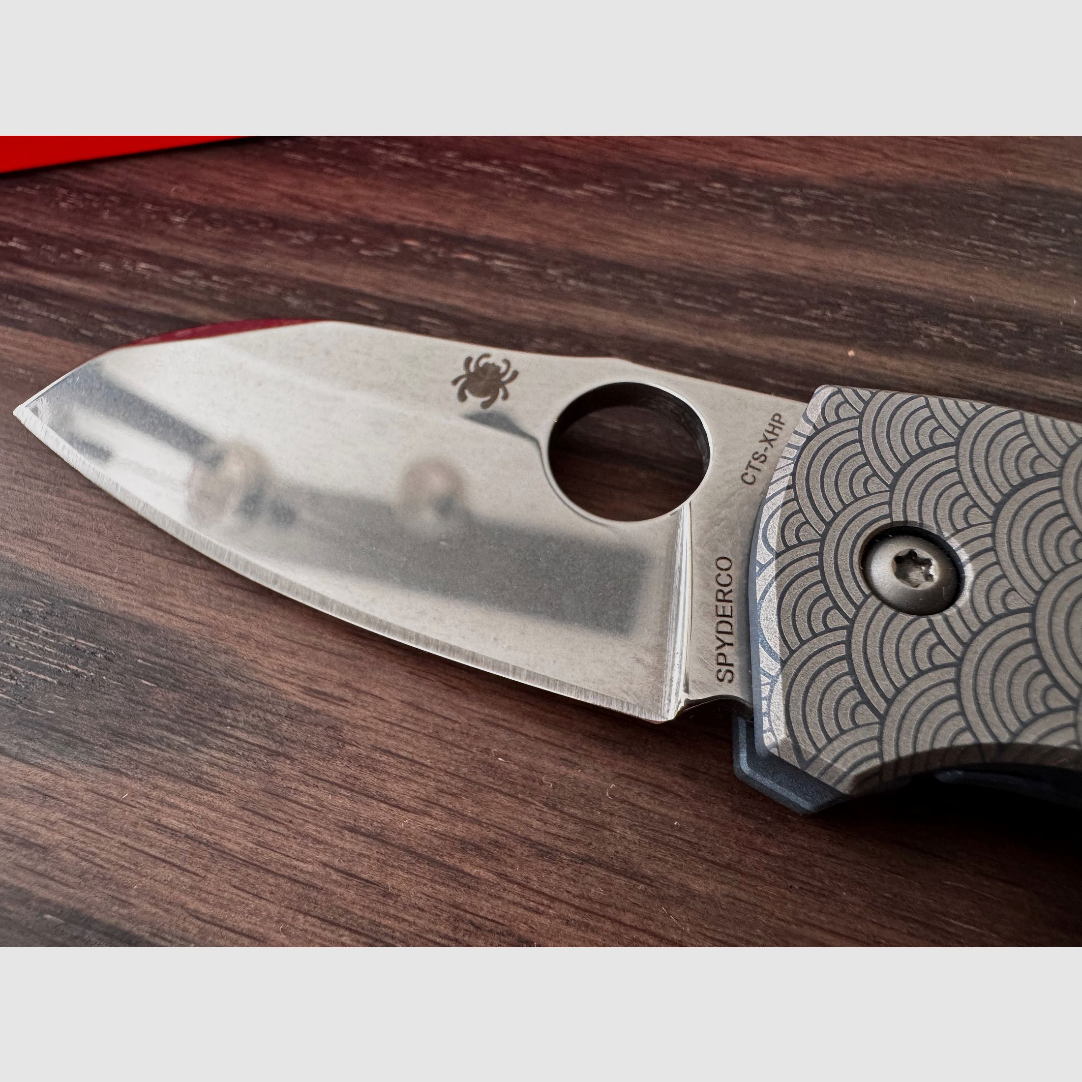 Spyderco Techno 2 EDC Modern Seigaiha Motiv (Exklusiv) Blau