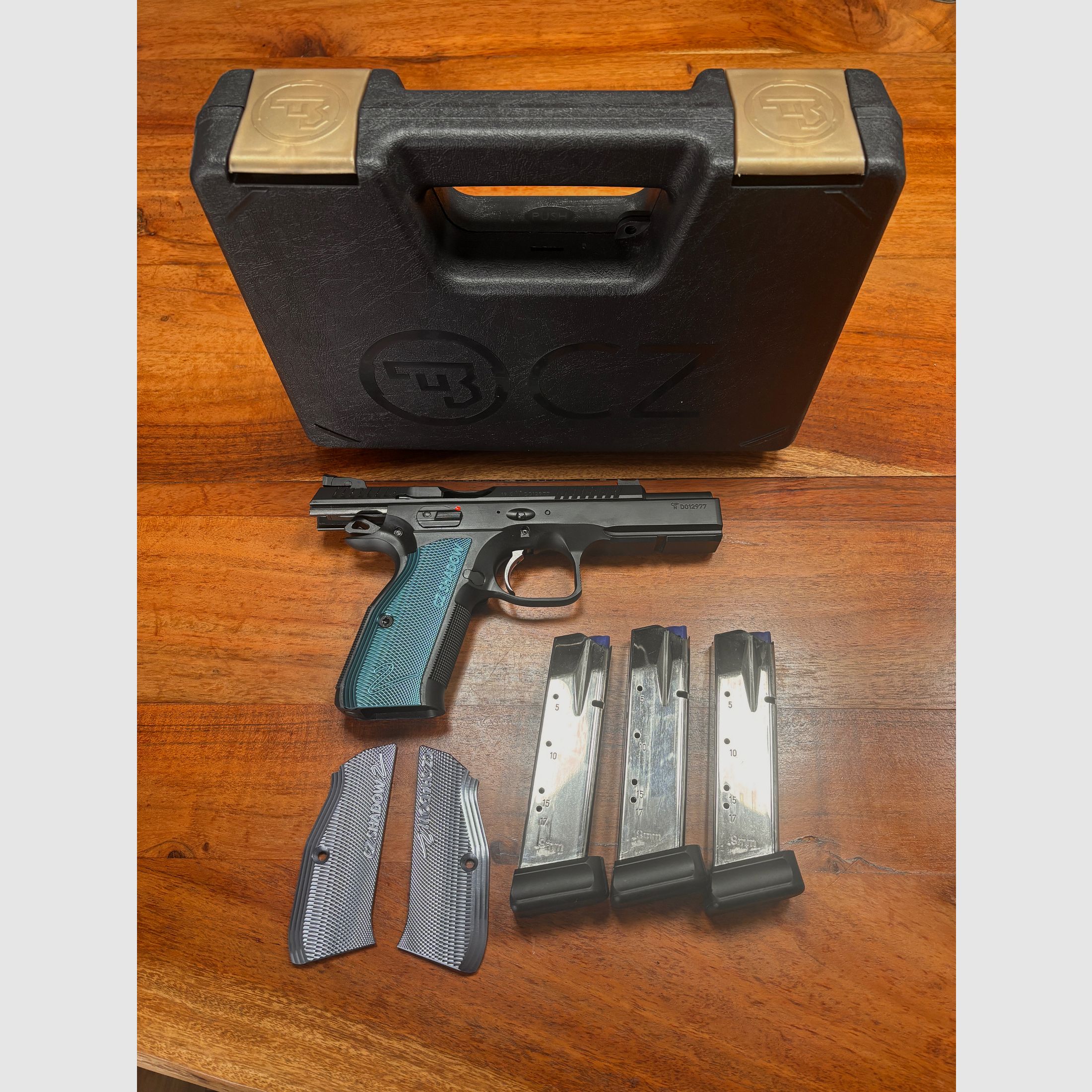 CZ Shadow 2 9mm – <2000 Schuss – 3 Magazine – sehr guter Zustand