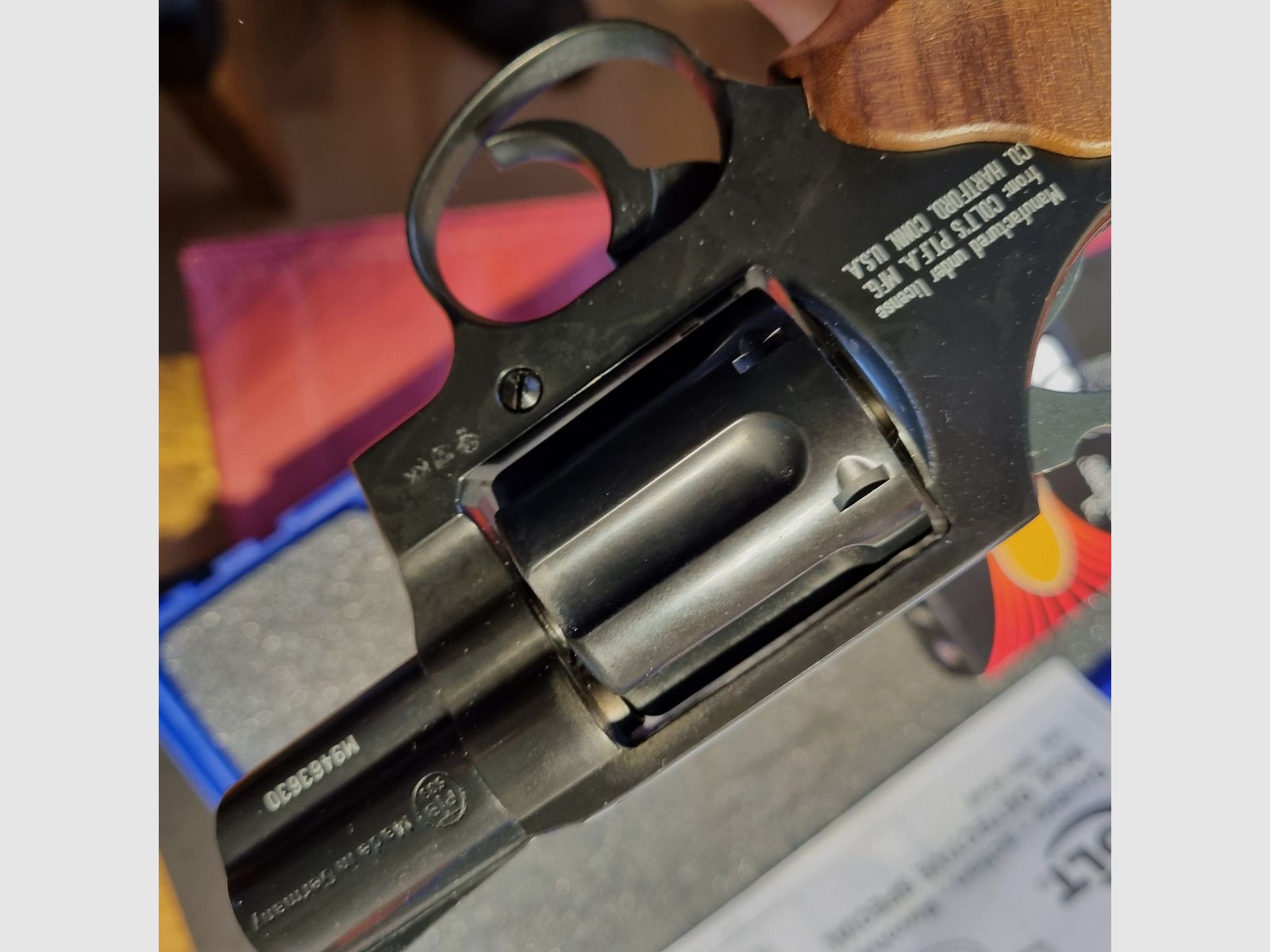 Colt Detective Spezial, brüniert, PTB 603, 2 Zoll, Holzgriff, zzgl. 50 Patronen